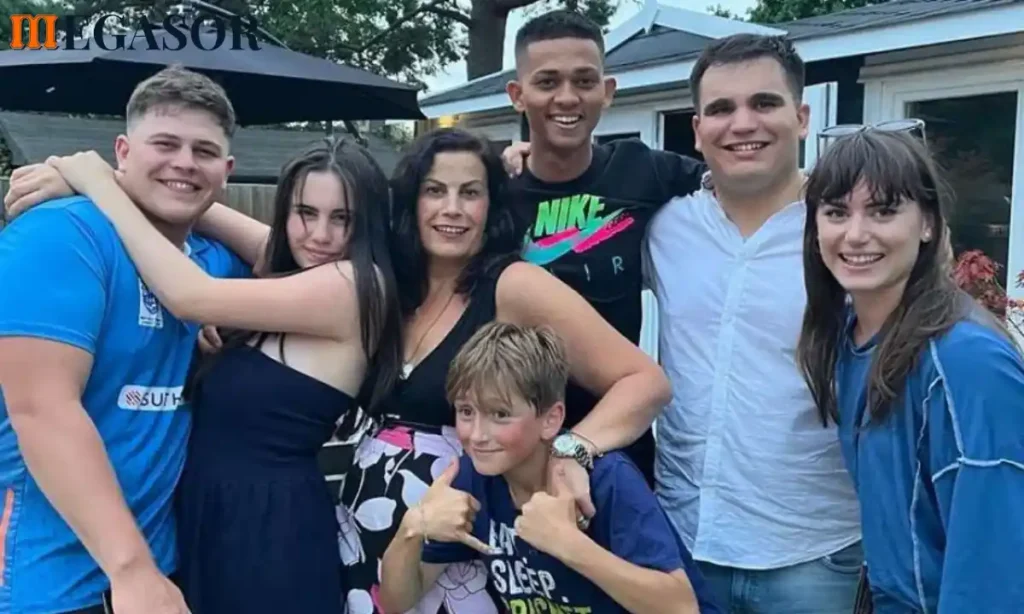 Maddie Hamilton Family Background